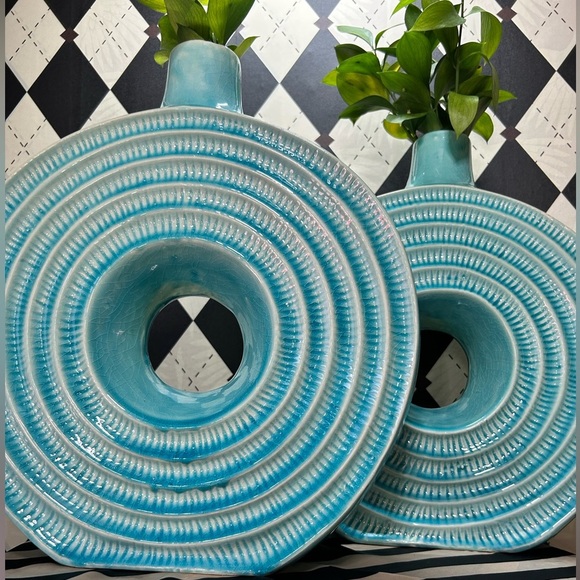 Grand-Scale 16" Rare Turquoise Sculptural Ceramic Vase – Modernist Circle Form - Picture 13 of 14